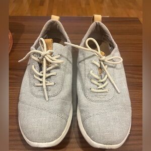 Tom’s Cabrillo Canvas Lace Up Sneaker